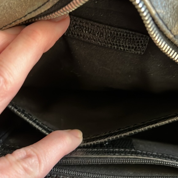 G.I.L.I Leather Camoflauge Crossbody Bag with Wallet - Picture 8 of 16